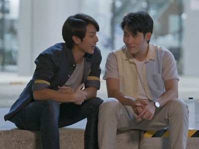 Mork cheers up Tawan when he is upset.