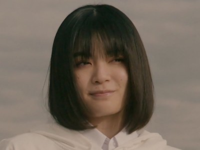 Chika is portrayed by Japanese actress Mizuki Yoshida (吉田美月喜).