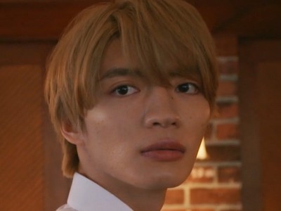 Chiharu is portrayed by Japanese actor Kazuto Mokudai (杢代和人).
