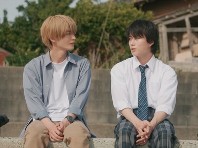 Wataru and Chiharu are high school friends.