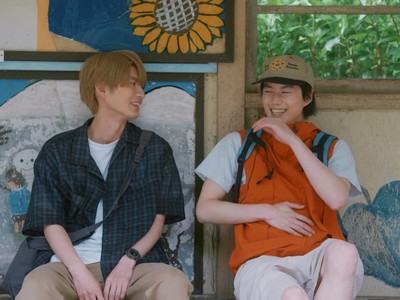 Wataru and Chiharu are laughing.