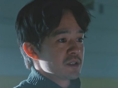 Arakawa is portrayed by Japanese actor Sosuke Ikematsu (池松壮亮).