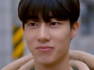 Woohyuk is portrayed by Korean actor Shin Joo Won (신주원).