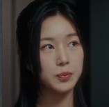 The sister is portrayed by Fila Lee (이필라).