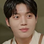 Jeonghan is portrayed by Korean actor Oh Jae Hyeong (오재형).