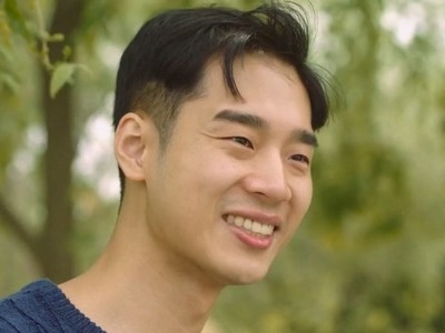 Young Taek is portrayed by Korean actor Kim Dong Young (김동영).