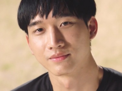 Bbomb is portrayed by the actor Noh Phouluang Thongprasert (ภูหลวง ทองประเสริฐ).