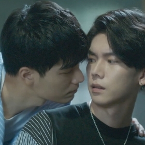 Gao Shi De has a huge crush on Zhou Shu Yi for a long time.