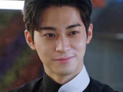 Ba Da is portrayed by the Korean actor Han Gi Chan (한기찬).