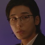Joon Seok is portrayed by the Korean actor Lee Do Ha (이도하).