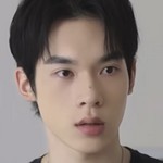 The BL version of Jun Hee is portrayed by Yoo Hee Won (유희원).