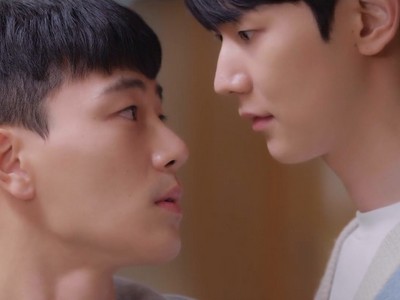Jae Woo and Ji Hoon have an intimate encounter.