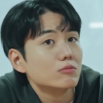 Howon's friend is portrayed by a Korean actor.