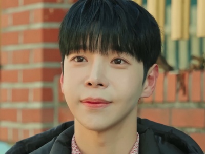 Howon is portrayed by Korean actor Hyun Woo (현우).