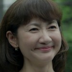 Ichiro's mother is portrayed by Hiro Komura (古村比呂).