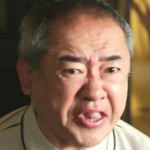 Maki's dad is portrayed by the Japanese actor Shihou Harumi (春海四方).