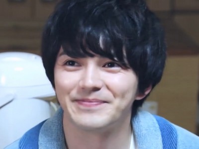 Maki is portrayed by the Japanese actor Kento Hayashi (林遣都).