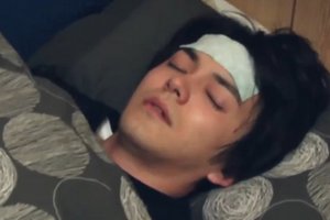 Maki falls sick in Ossan's Love Japan and Haruta takes care of him.