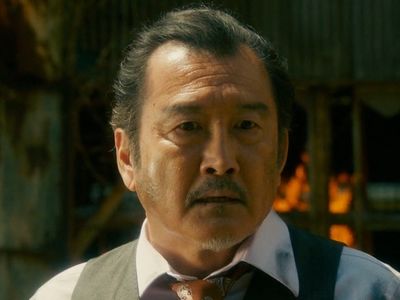 Kurosawa is played by the actor Kotaro Yoshida (吉田鋼太郎).