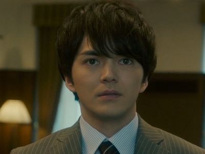 Maki is played by the actor Kenta Hayashi (林遣都).