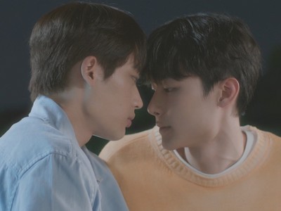 Wan and Ki Tae have an intimate moment in the middle of the night.