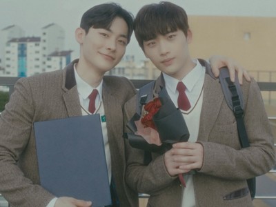 Wan and Ki Tae are high school friends before their awkward love confession.