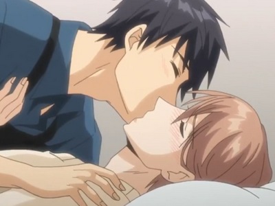 Asumi and Naruse kiss in bed.