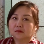 Jerry's mother is played by the actress Yvonne Cheng (鄭怡).