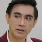 Franc's dad is portrayed by the Thai actor Dodo Yuthapichye Charnlekha (โดโด้ ยุทธพิชัย ชาญเลขา).