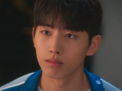 Gyeon is portrayed by Korean actor Cha Se Jin (차세진).