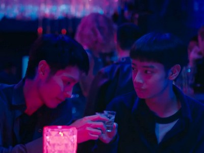 Jie and Han are estranged brothers.