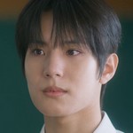Siwan is portrayed by Jung Si Wan (정시완).