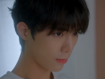 Suhyeon is portrayed by Korean actor Cho Myeong Gyun (조명균).