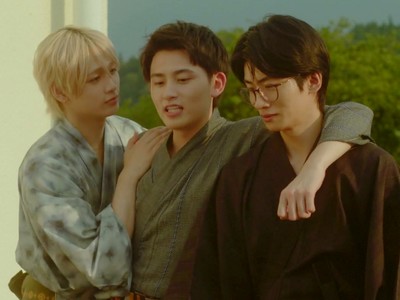 Takeuchi and Iwasaki are on the school rooftop.
