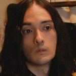 The manager is portrayed by Japanese actor Louis Kurihara (栗原類).