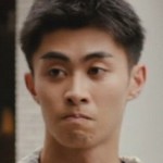 Mochiuki's friend is portrayed by Japanese actor Goshu Suzuki (鈴木恒守).