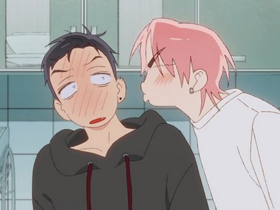 Yi Hyuk is hitting on Mid Eum.