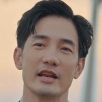Nat is portrayed by Thai actor Nat (อ้วน รังสิต ศิรนานนท์).