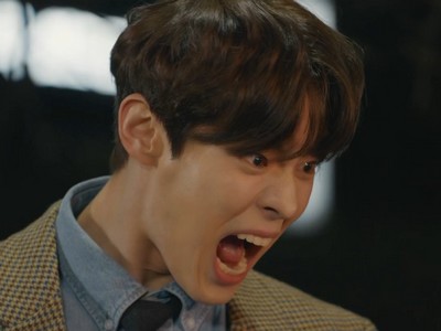 Jae Yoon screams out loud.