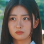 Hina is portrayed by Japanese actress Yuna Mito (みとゆな).