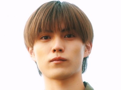 Watarai is portrayed by the Japanese actor Hideyoshi Kan (簡秀吉).