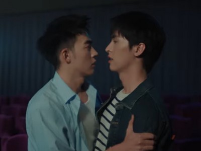 Moun and Sun have an intimate moment.