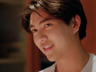 Chris is played by the actor Mawin Tanawin Duangnate (ธนาวินท์ ดวงเนตร).