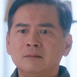 Tuo's father is portrayed by Taiwanese actor Joseph Ma (馬國賢).