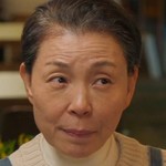 Seonghyeon's mother is portrayed by Korean actress Cha Mi Kyung (차미경).