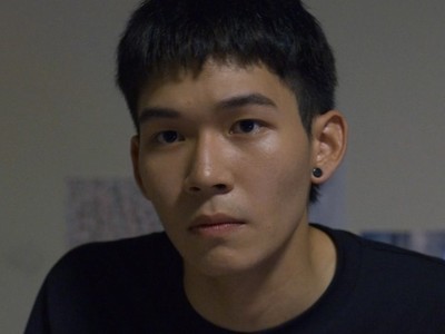 Senior Ah Ho is portrayed by the Taiwanese actor Joseph Huang (黃聖球).