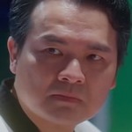 Shao Peng's father is portrayed by Taiwanese actor Huang Hao Yung (黃浩詠).