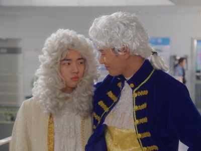 Sang Woo and Jae Young wear silly costumes for their French class presentation.