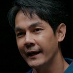 Dan's dad is portrayed by Thai actor Kik Danai Charuchinta (กิก ดนัย จารุจินดา).