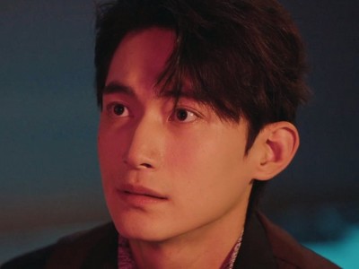 Sehyun is portrayed by Korean actor Jung Myeong Cheol (정명철).